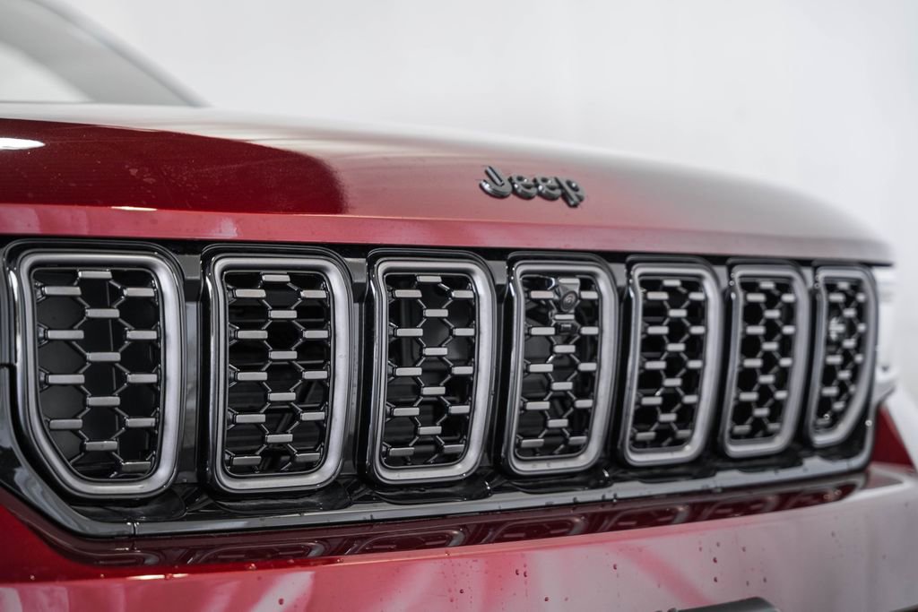 New 2025 Jeep Grand Cherokee Summit image 12