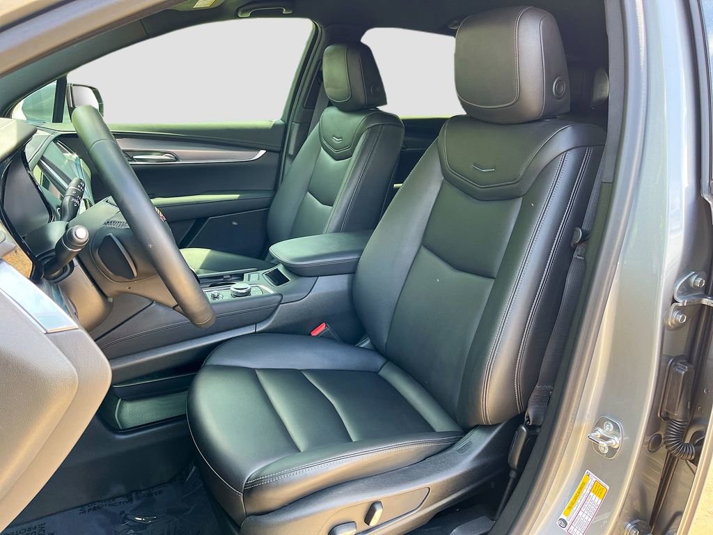 Certified 2024 Cadillac XT5 Luxury FWD image 16