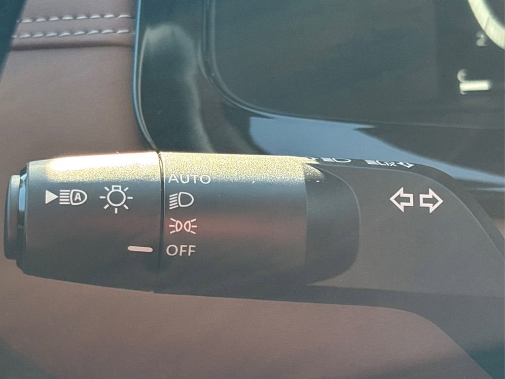 New 2025 Nissan Pathfinder Platinum w/ Cargo Package image 28