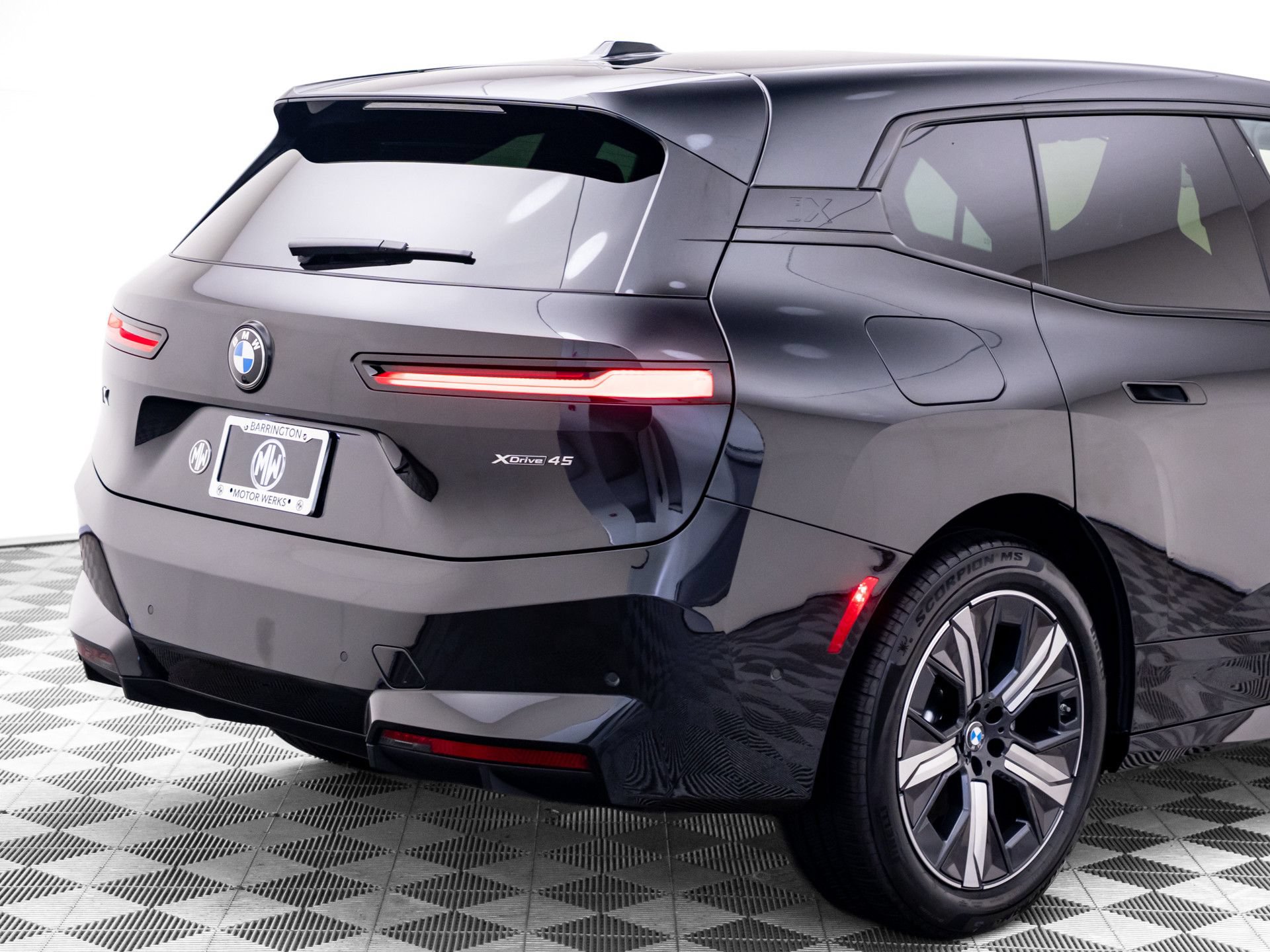 Certified 2026 BMW iX xDrive45 w/ Premium Package AWD/4WD image 32