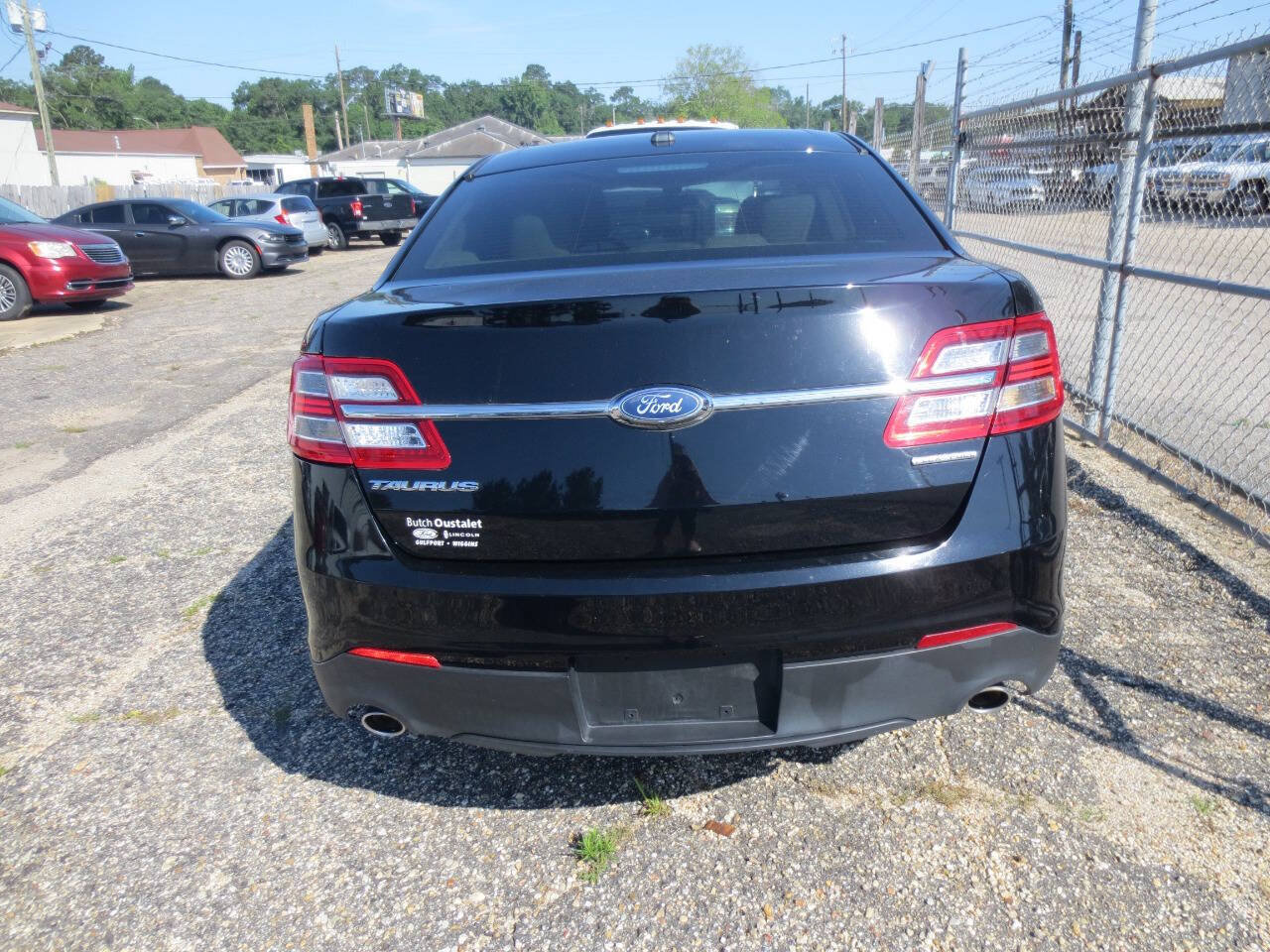Used 2018 Ford Taurus SE FWD image 5