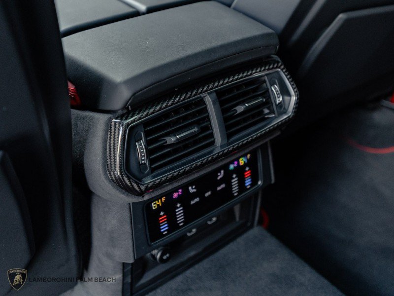 Used 2026 Lamborghini Urus SE AWD/4WD image 25