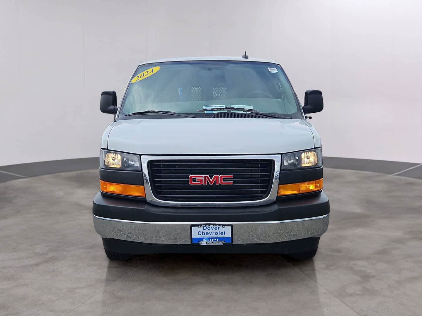Used 2024 GMC Savana 2500 w/ Driver Convenience Package image 2