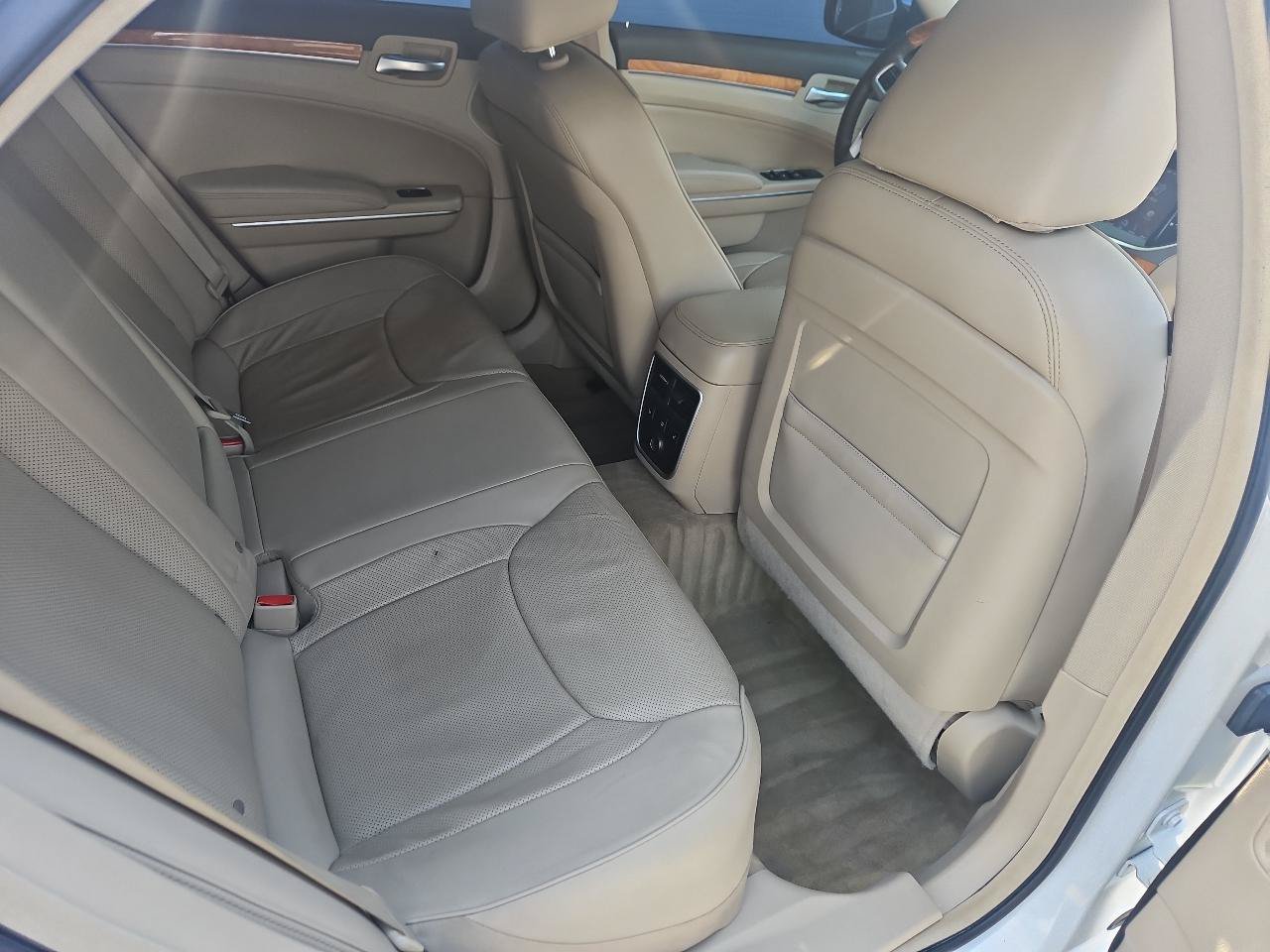 Used 2014 Chrysler 300 C w/ Beats Audio Group AWD/4WD image 31