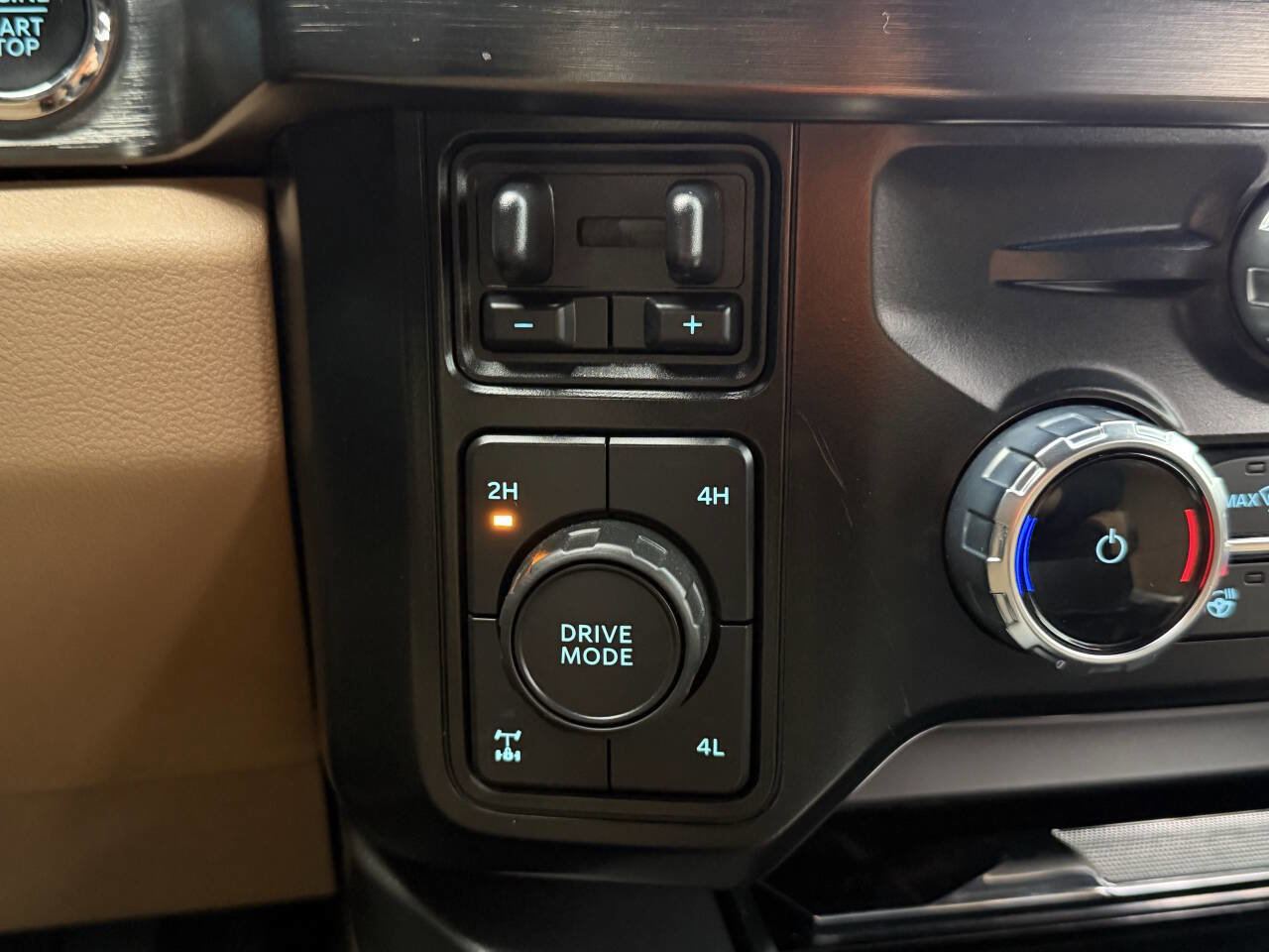 Used 2023 Ford F250 Lariat w/ Lariat Ultimate Package image 35