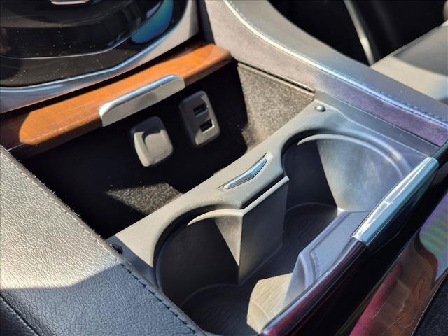 Used 2018 Cadillac Escalade Luxury AWD/4WD image 16