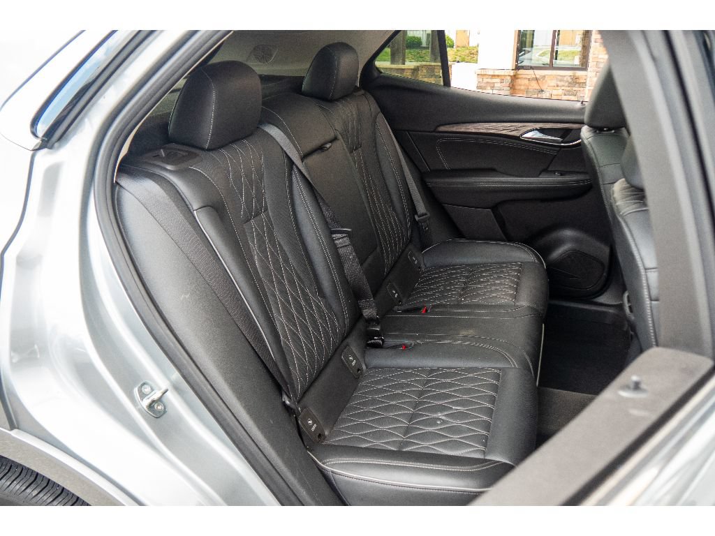 Used 2023 Buick Envision Avenir AWD/4WD image 22