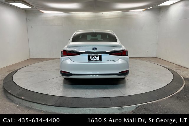 Used 2021 Lexus ES 300h w/ Accessory Package 2 image 4