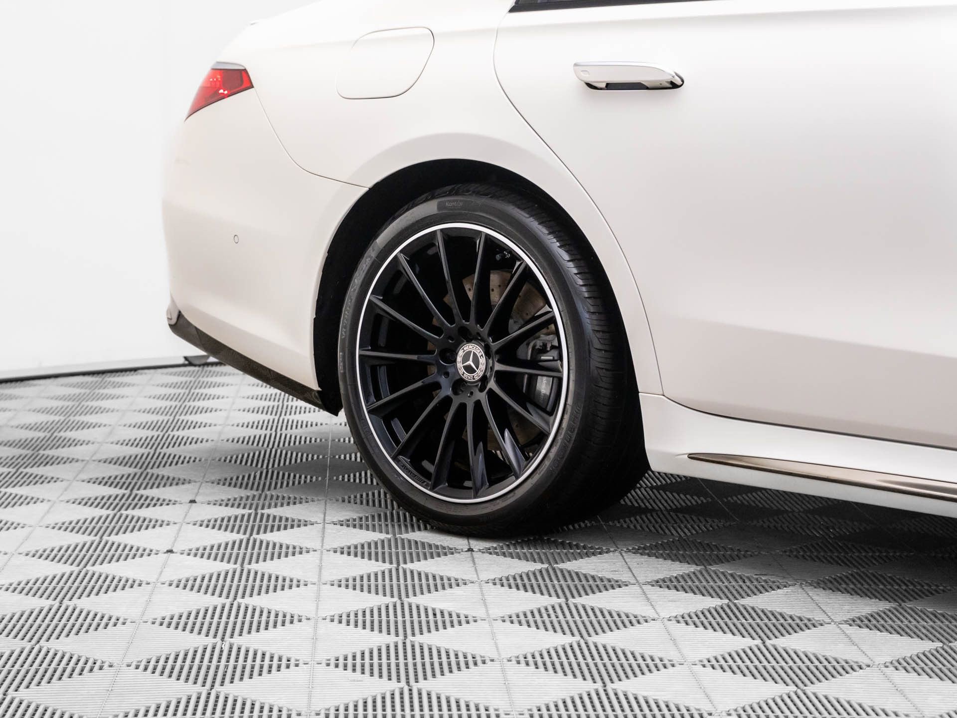 Used 2023 Mercedes-Benz S 500 4MATIC w/ AMG Line image 33