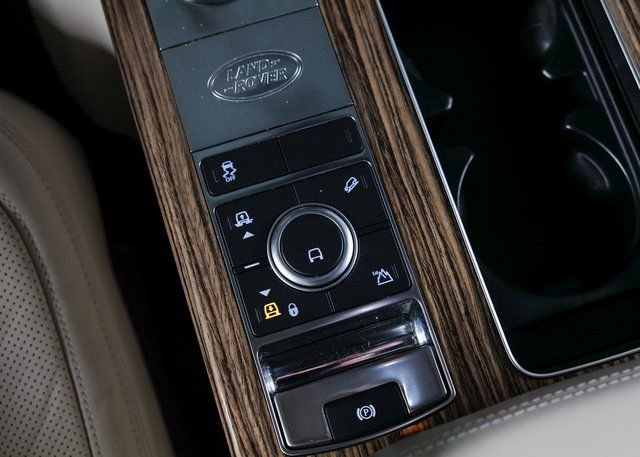 Used 2019 Land Rover Range Rover HSE image 15