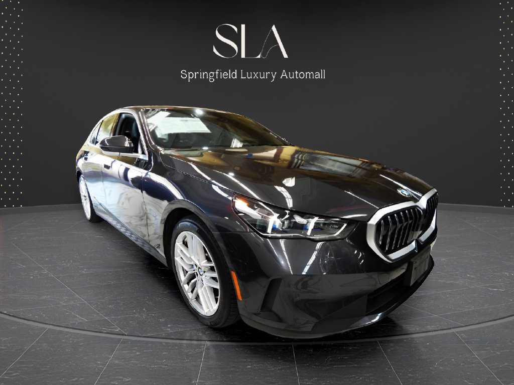 Used 2025 BMW 530i xDrive w/ Premium Package AWD/4WD image 1