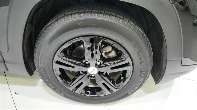 Used 2023 GMC Terrain SLE image 33