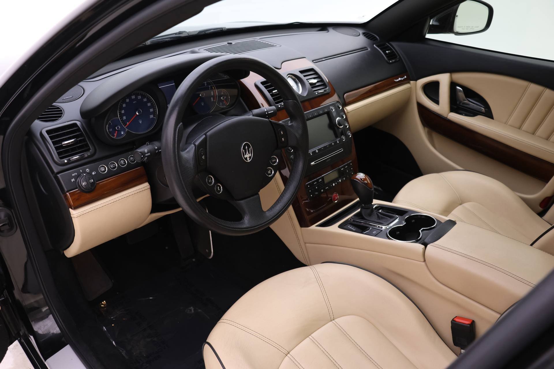 Used 2010 Maserati Quattroporte image 6