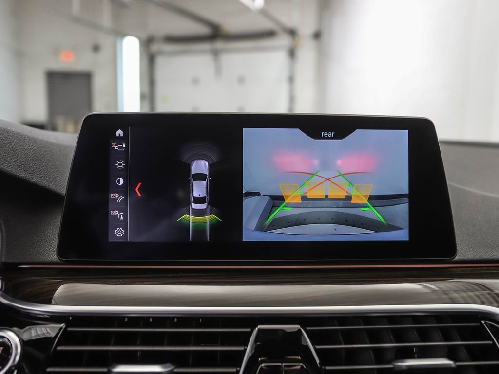 Used 2019 BMW 530i xDrive w/ Convenience Package AWD/4WD image 18