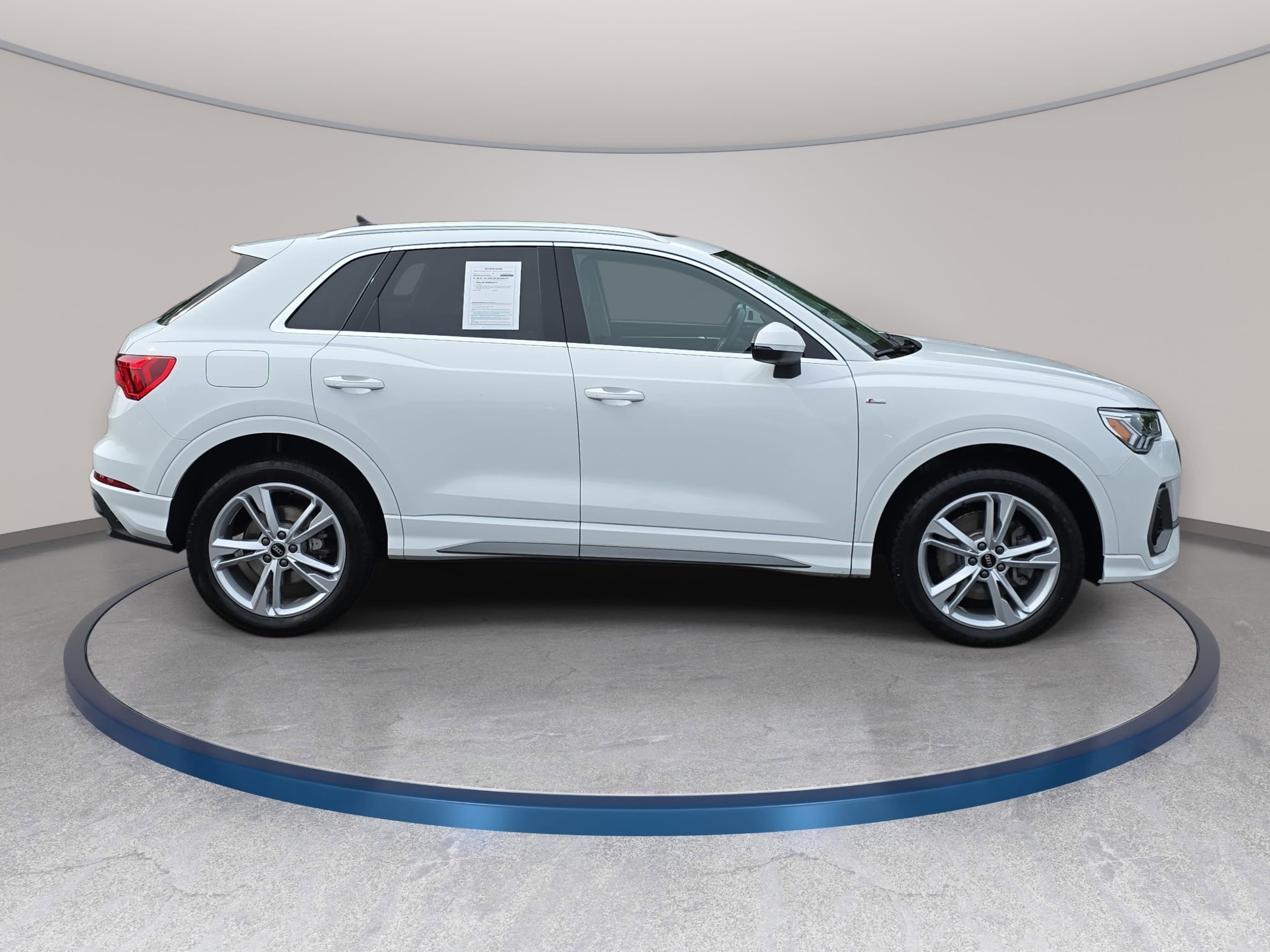 Used 2024 Audi Q3 2.0T Premium Plus w/ Premium Plus Package AWD/4WD image 4