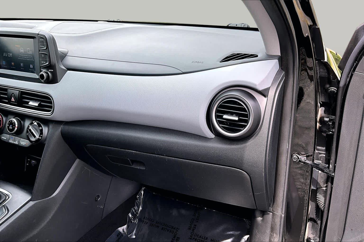 Used 2020 Hyundai Kona SE FWD image 19