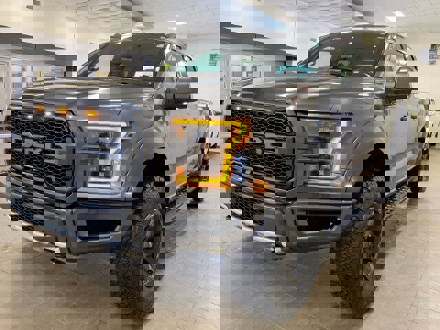 Used 2018 Ford F150 Raptor w/ Equipment Group 802A Luxury image 4