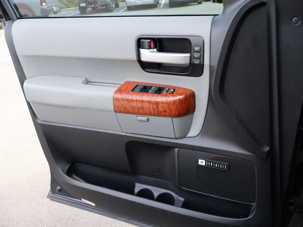 Used 2019 Toyota Sequoia Platinum AWD/4WD image 36
