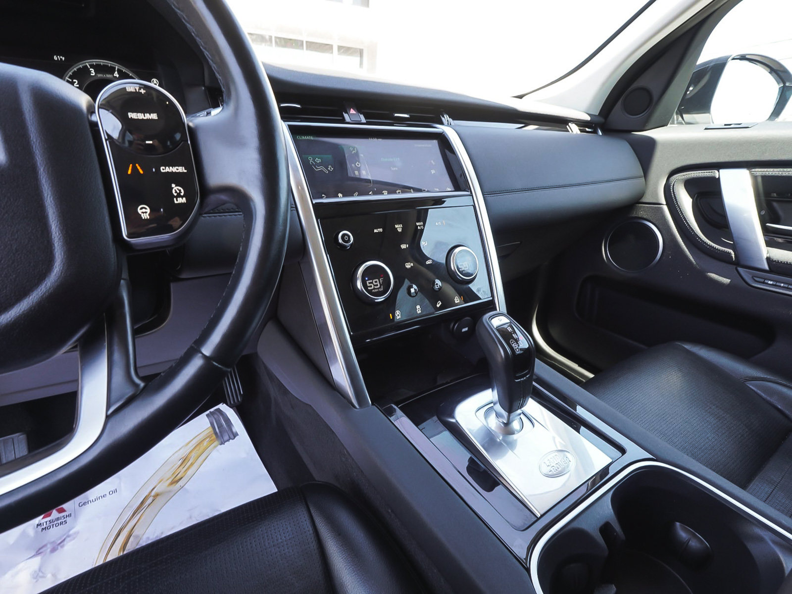Used 2020 Land Rover Discovery Sport SE AWD/4WD image 28