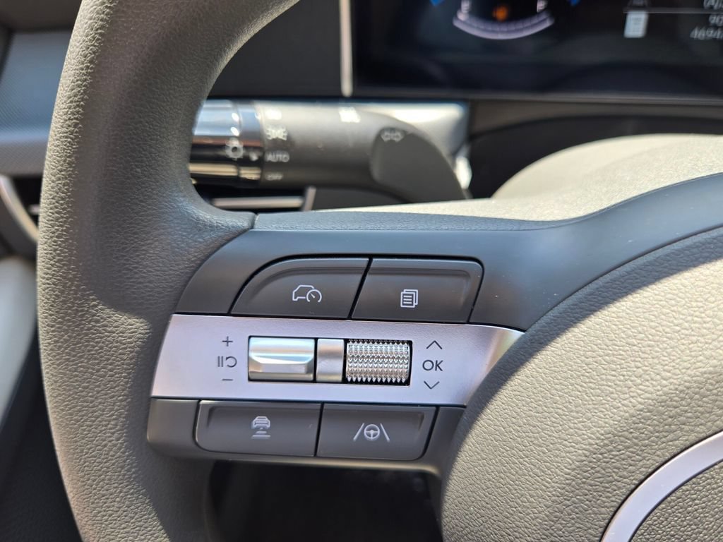 Used 2025 Hyundai Sonata SE FWD image 23