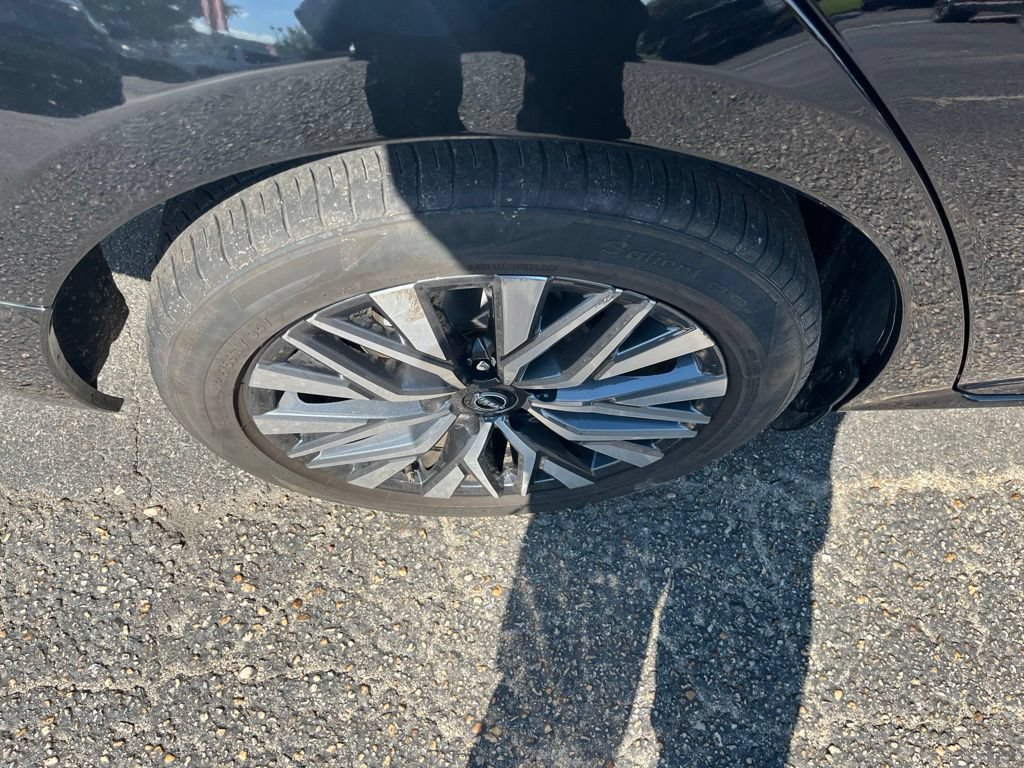 Used 2024 Nissan Altima 2.5 SV FWD image 39