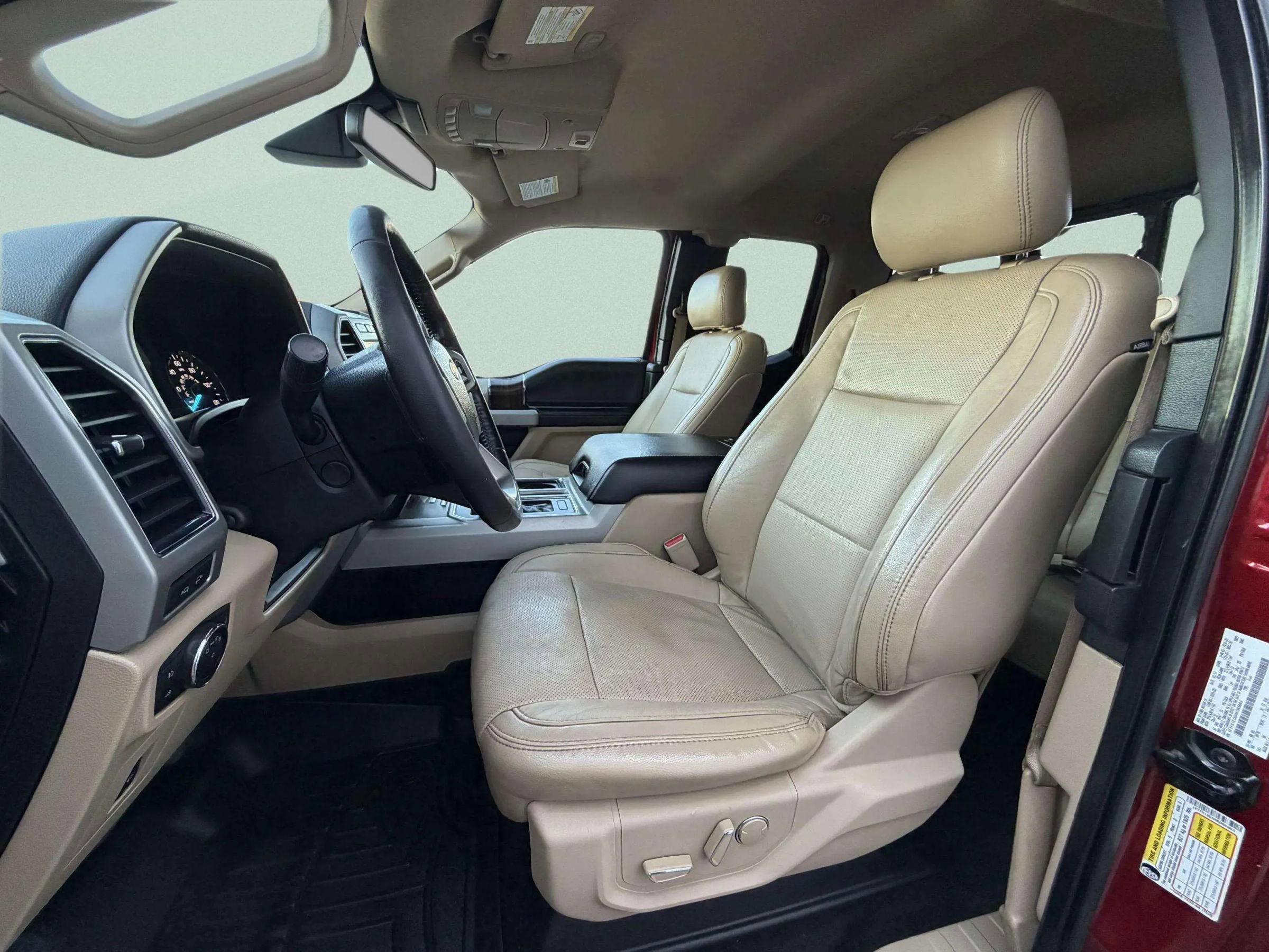 Used 2017 Ford F150 Lariat w/ Equipment Group 502A Luxury image 11