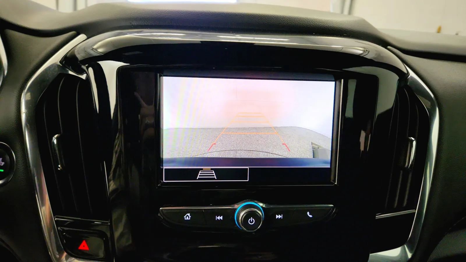 Used 2023 Chevrolet Traverse LT image 36