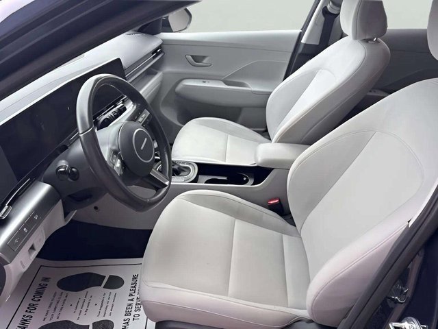 Used 2025 Hyundai Kona SEL image 9
