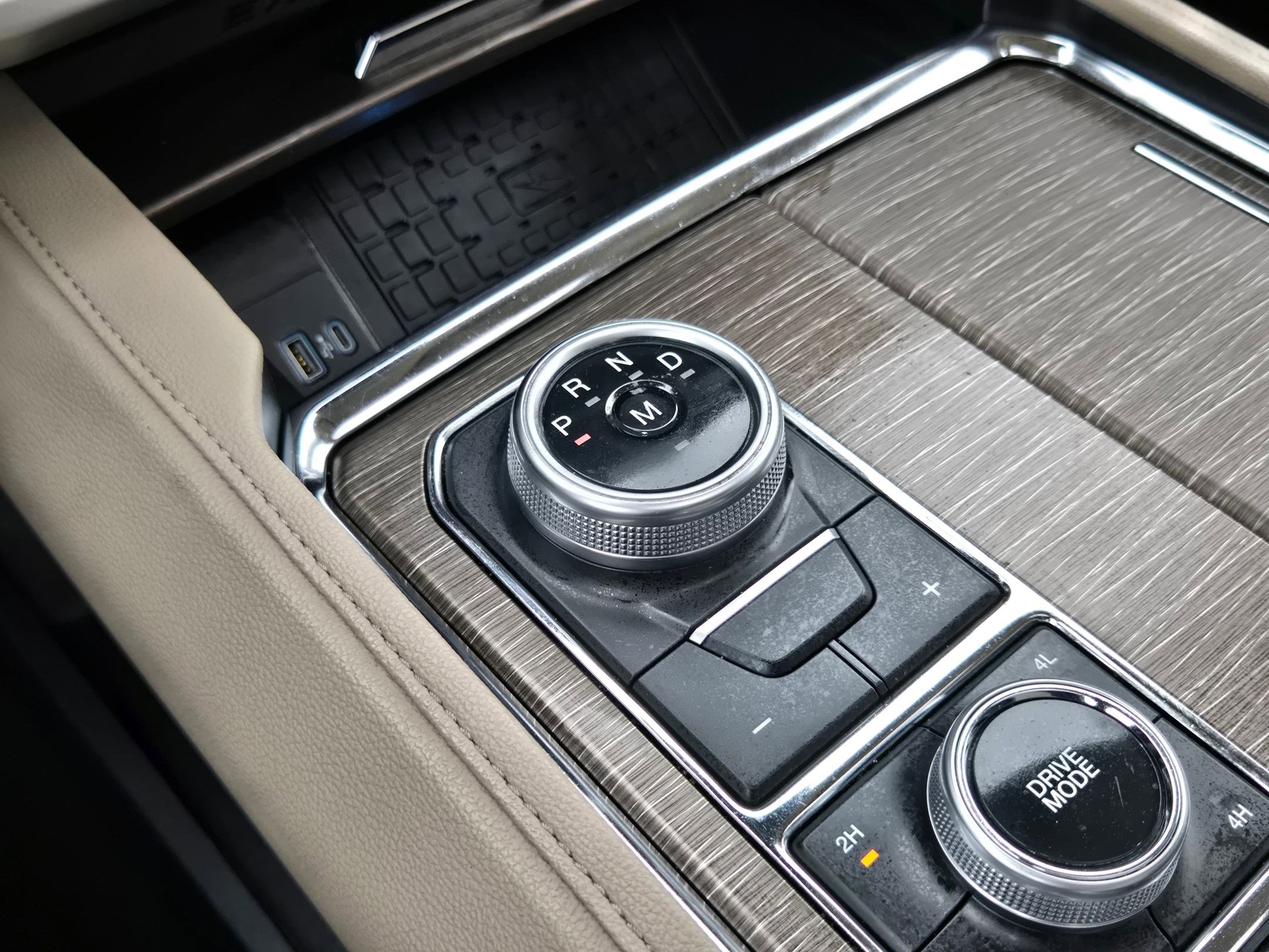 Used 2023 Ford Expedition Limited image 27