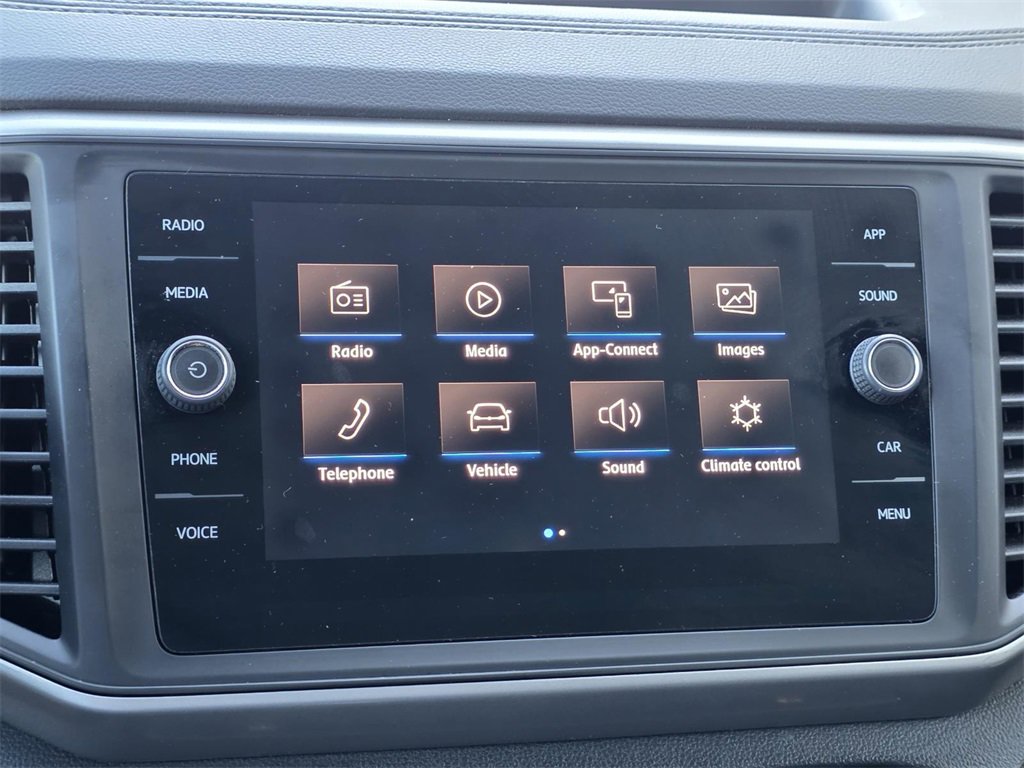 Used 2020 Volkswagen Atlas Cross Sport SE w/ Panoramic Sunroof Package image 17