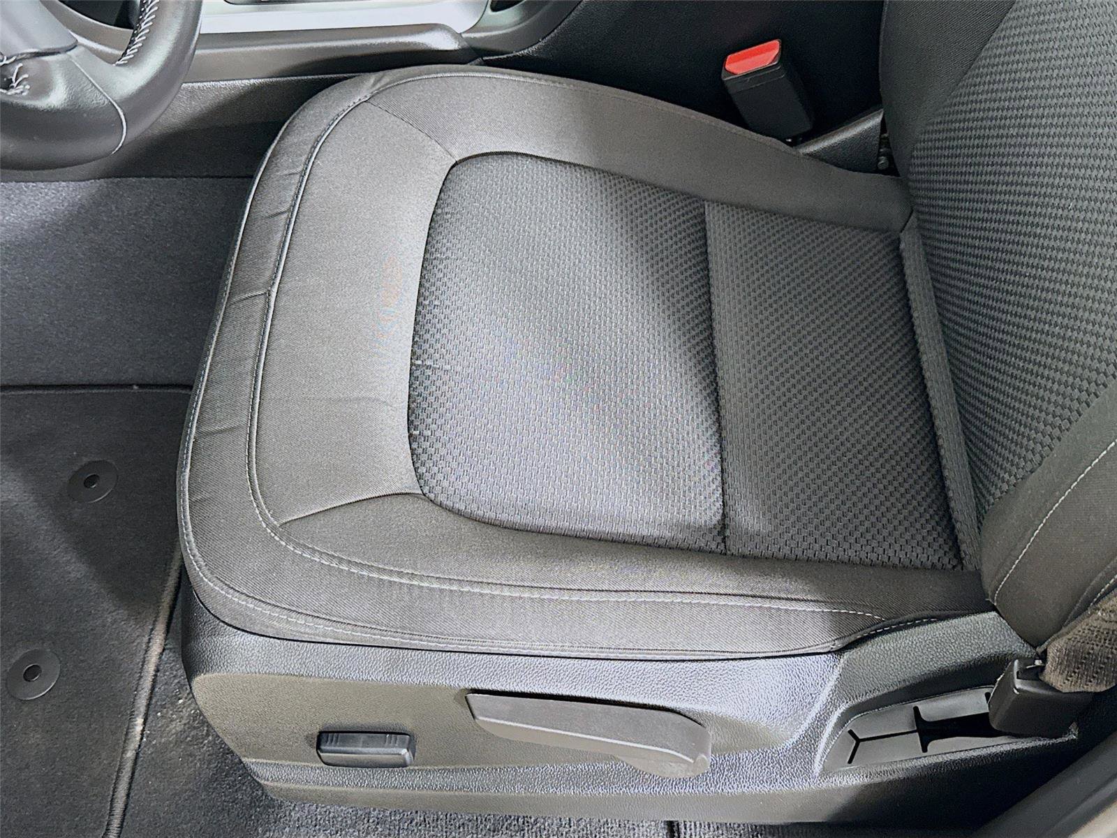 Used 2022 Chevrolet Colorado LT w/ LT Convenience Package image 19