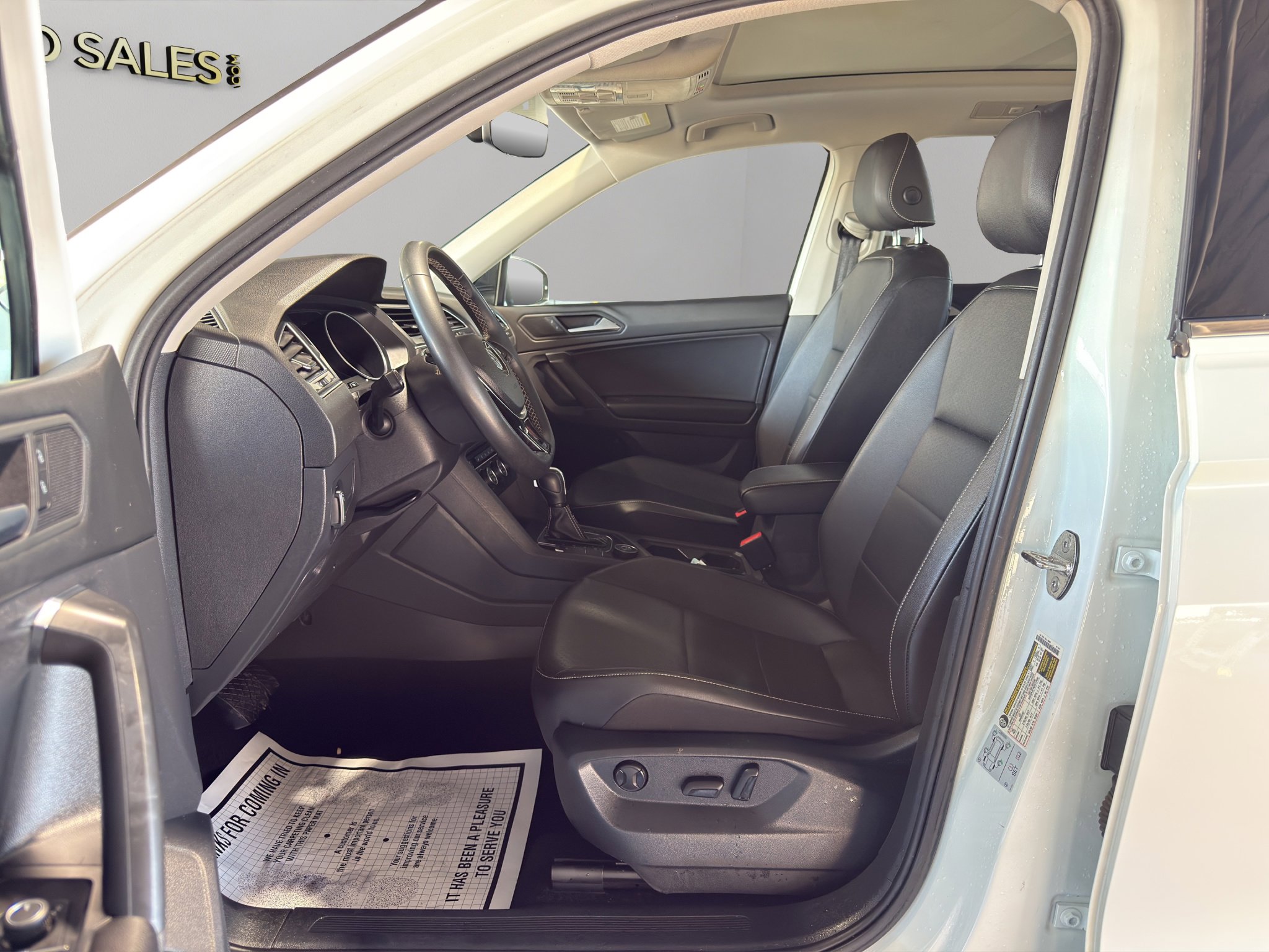 Used 2021 Volkswagen Tiguan SE image 10