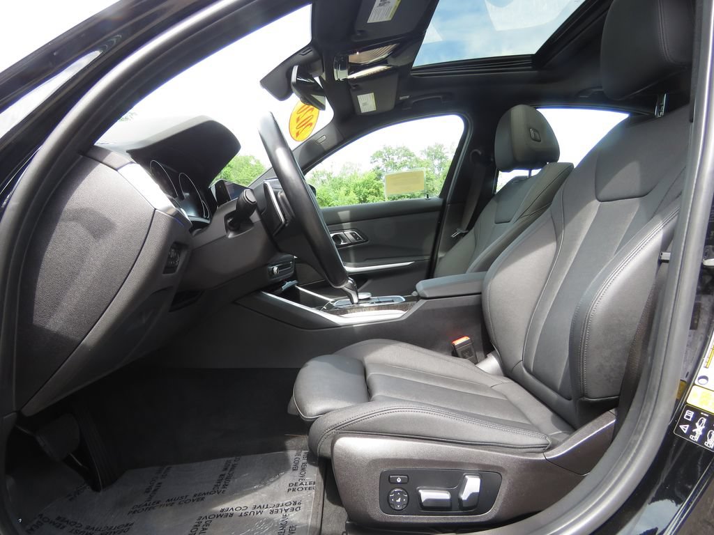 Used 2020 BMW 330i xDrive Sedan w/ Convenience Package AWD/4WD image 10