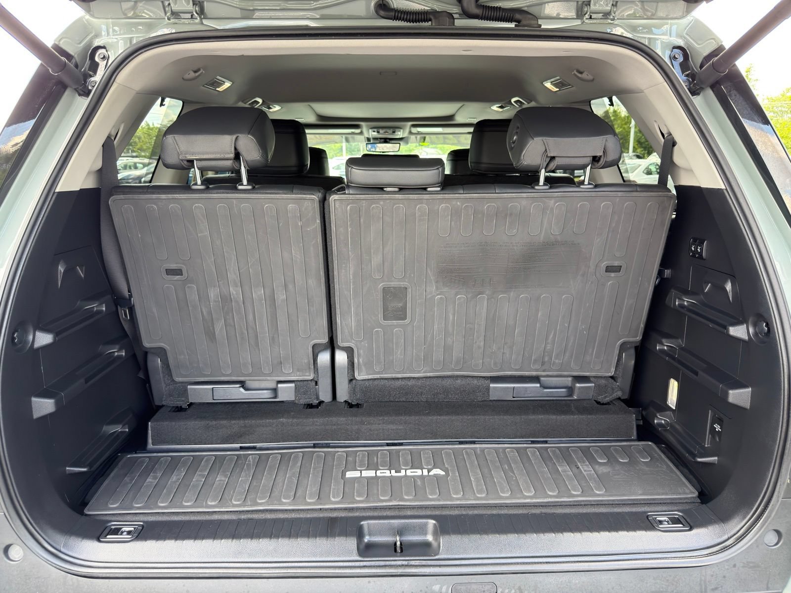Used 2024 Toyota Sequoia Limited w/ Tow Technology Package AWD/4WD image 33