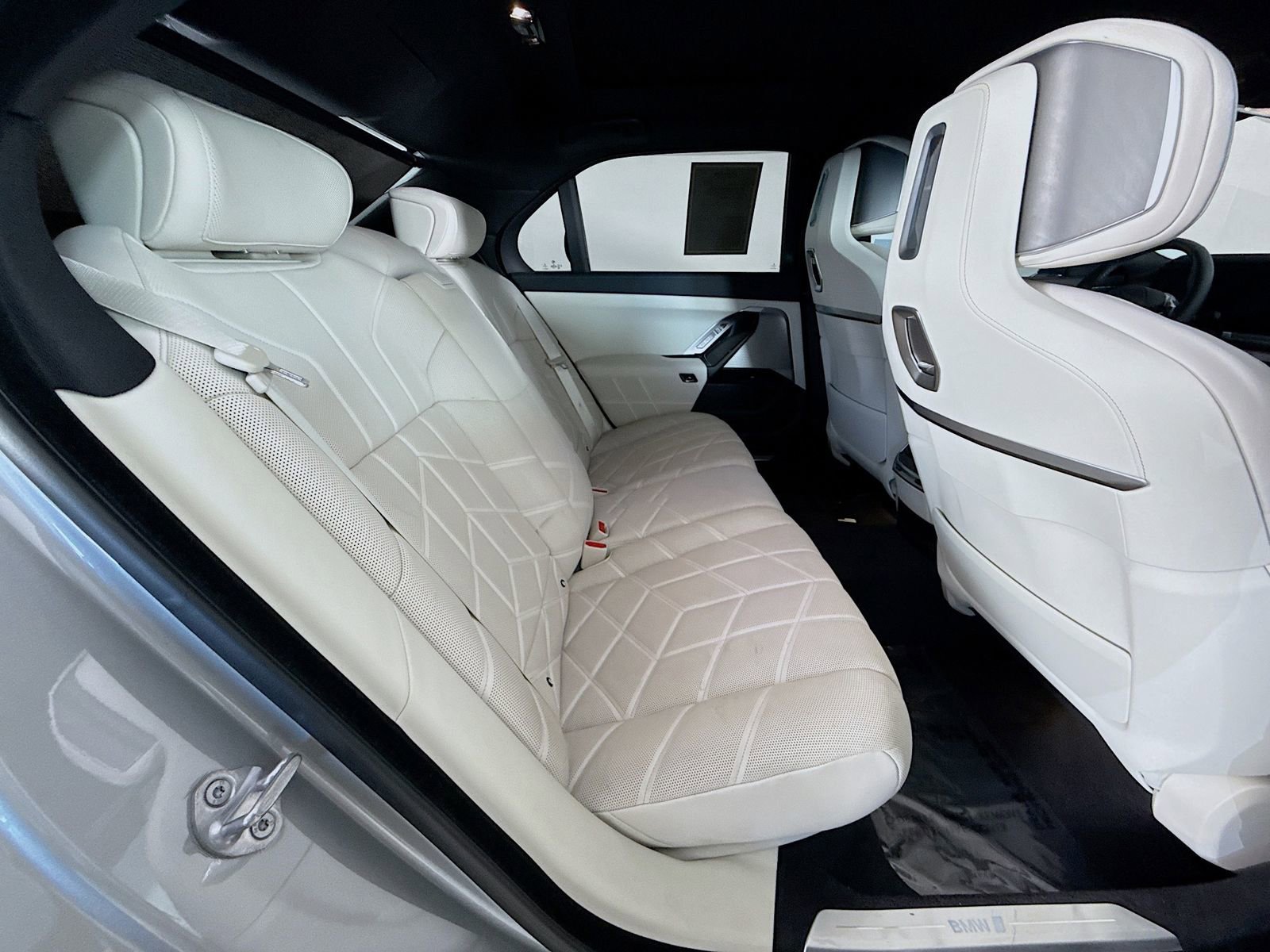 Certified 2023 BMW i7 xDrive60 image 29