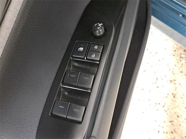 Used 2025 Toyota Camry LE w/ Convenience Package image 22