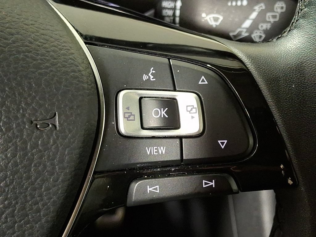 Used 2020 Volkswagen Tiguan SEL AWD/4WD image 22