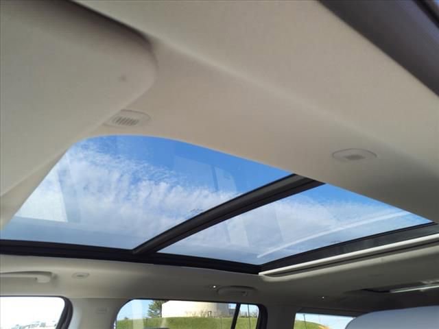 New 2024 Jeep Wagoneer 4WD w/ Premium Group I image 13