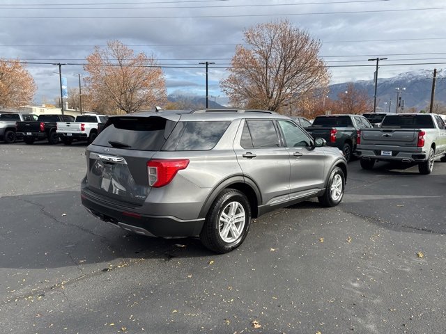 Used 2022 Ford Explorer XLT w/ Equipment Group 202A image 7
