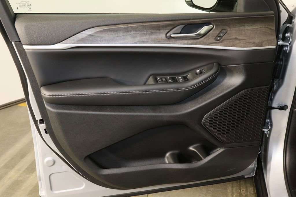 New 2025 Jeep Grand Cherokee Limited image 20