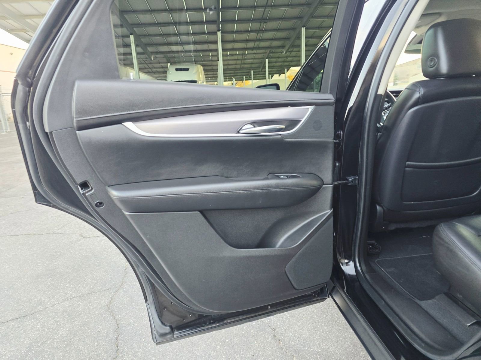 Used 2017 Cadillac XT5 Luxury w/ Driver Awareness Package image 36