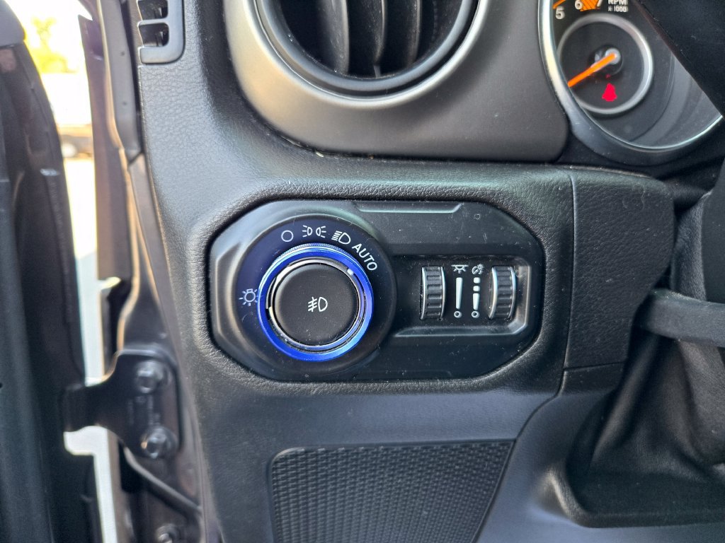 Used 2019 Jeep Wrangler Sport AWD/4WD image 17