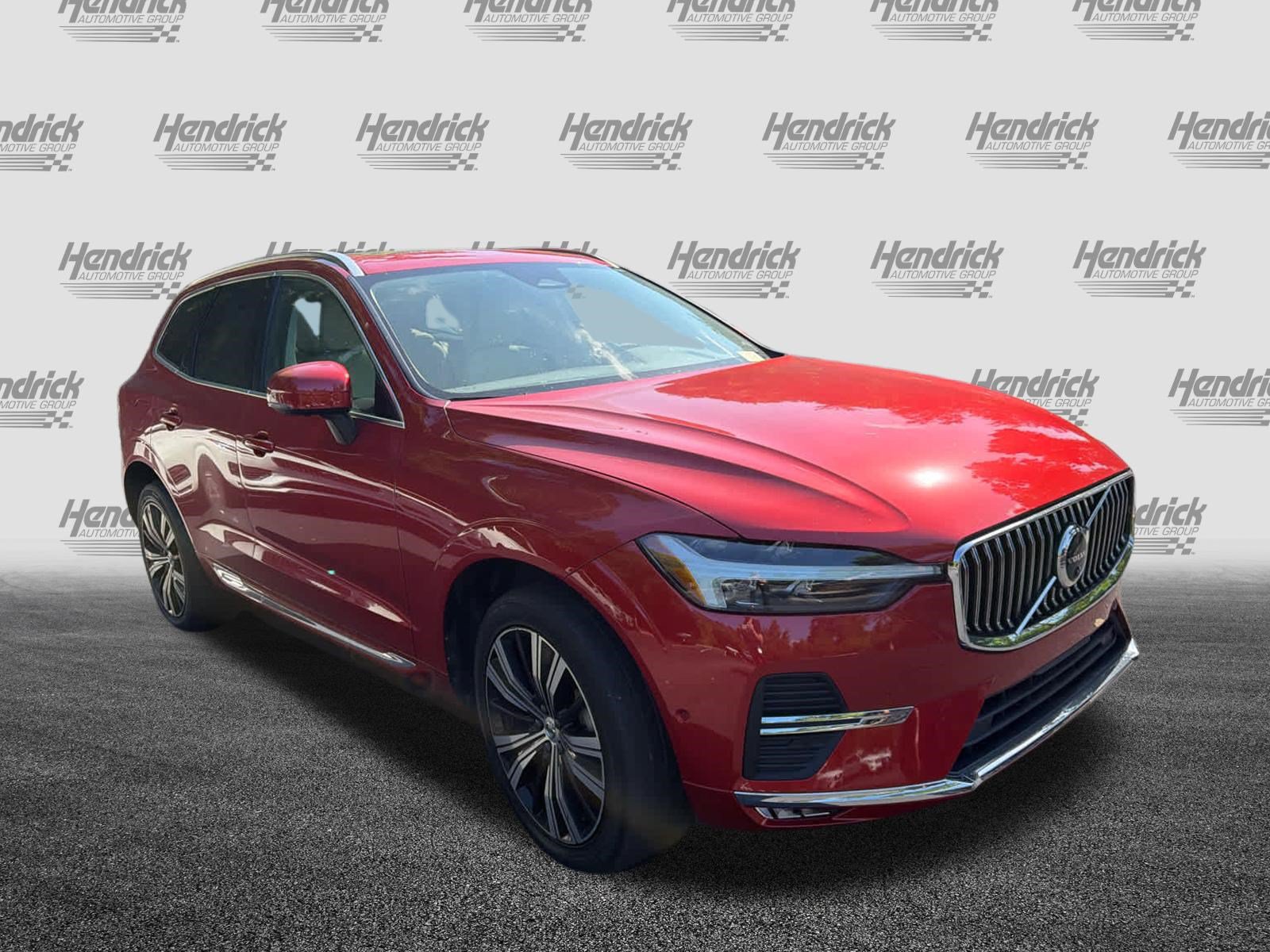 Used 2023 Volvo XC60 B5 Plus AWD/4WD image 2