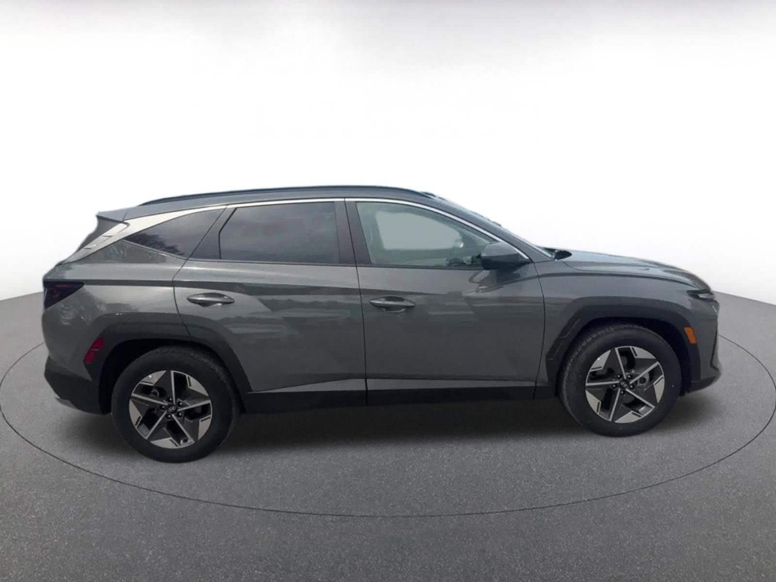 Used 2025 Hyundai Tucson SEL FWD image 16