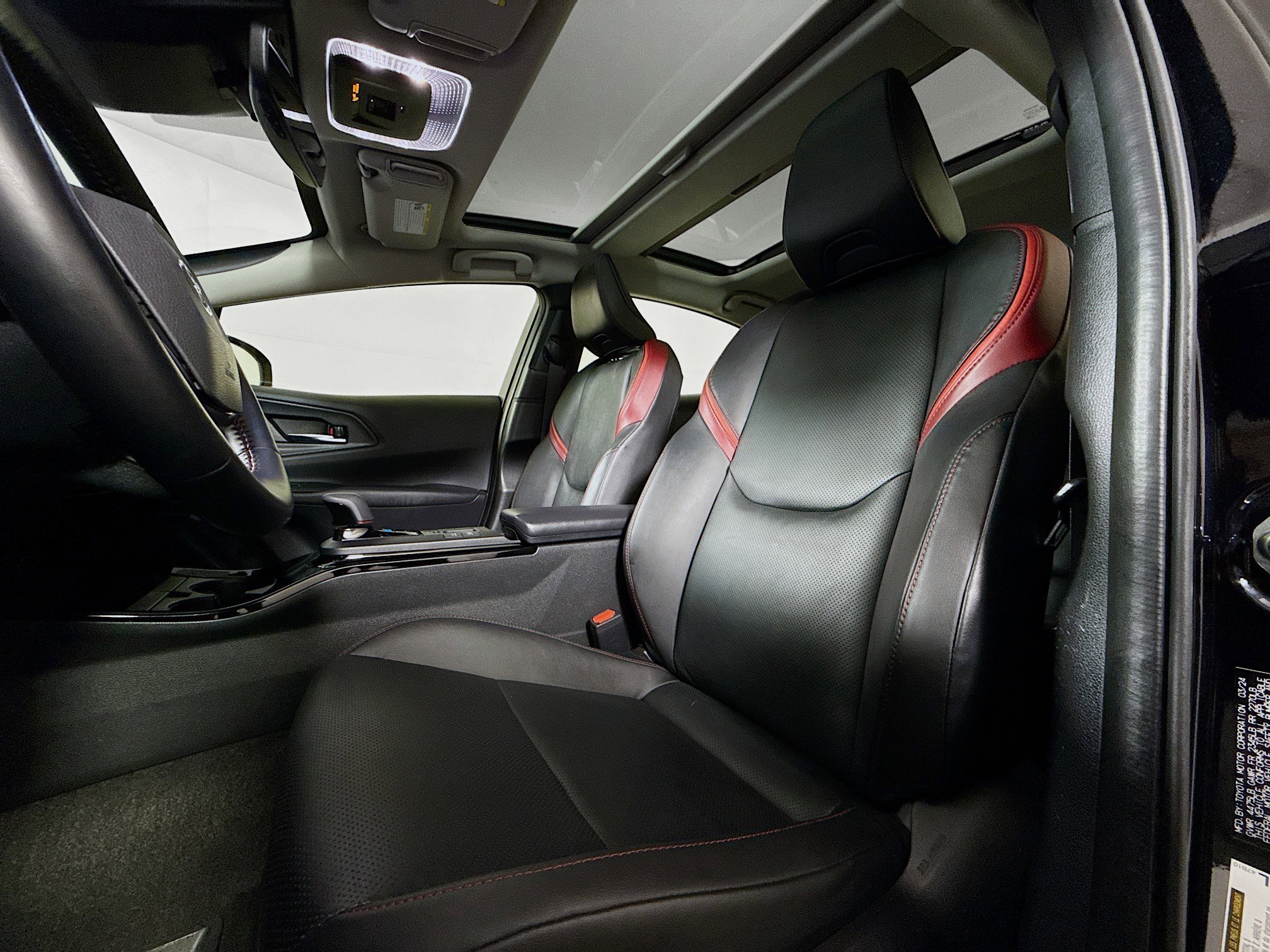 Used 2024 Toyota Prius Prime FWD image 11