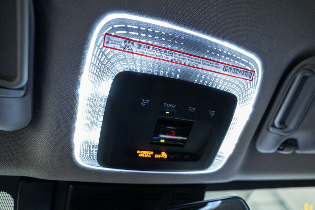 Certified 2025 Toyota Prius XLE image 22