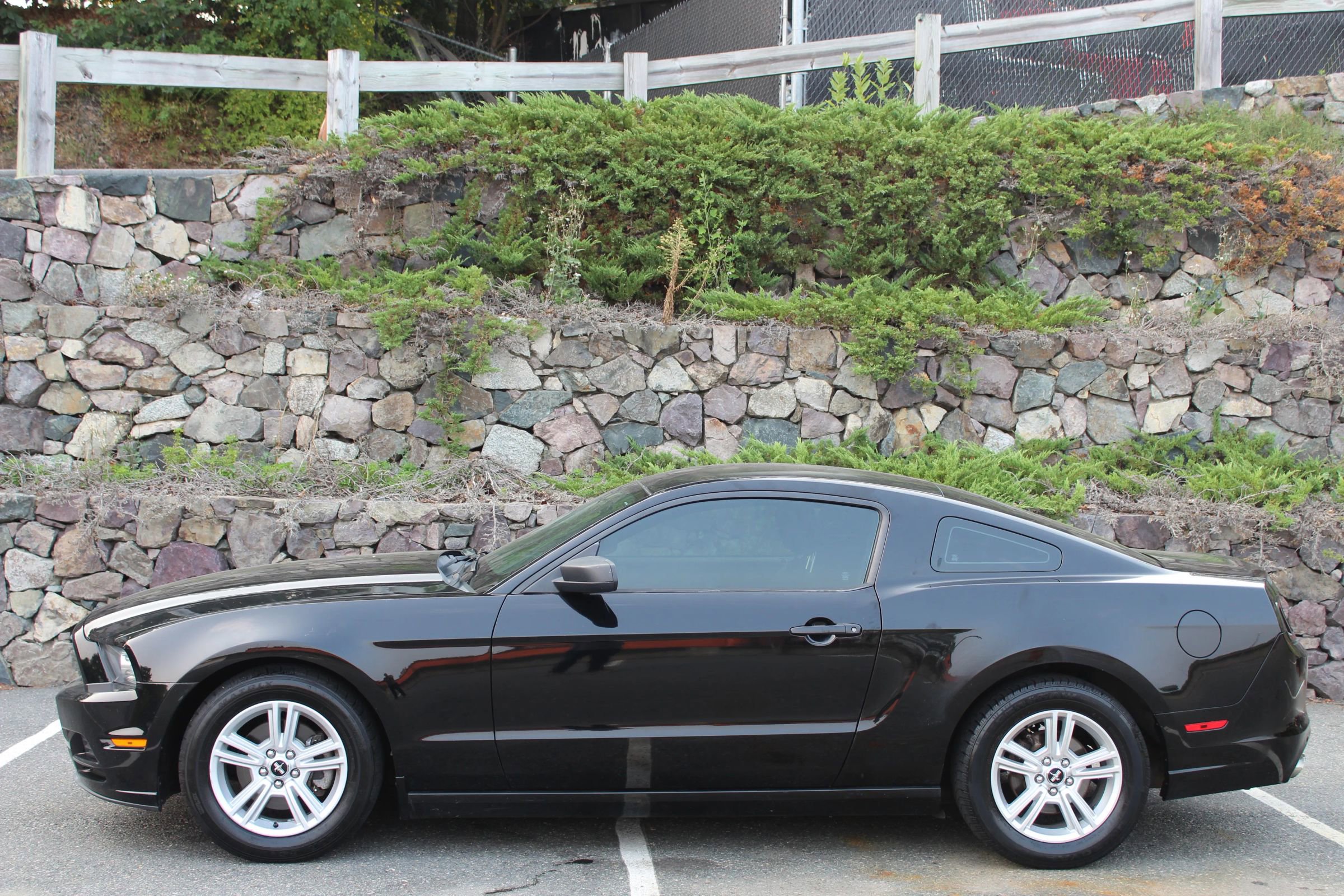 Used 2014 Ford Mustang V6 Coupe 2D image 6