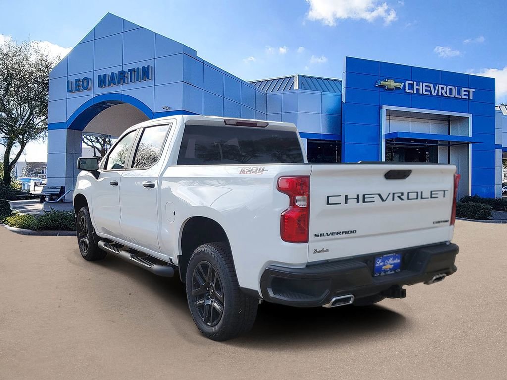 New 2026 Chevrolet Silverado 1500 Custom Trail Boss w/ LPO, Dark Essentials Package AWD/4WD image 5