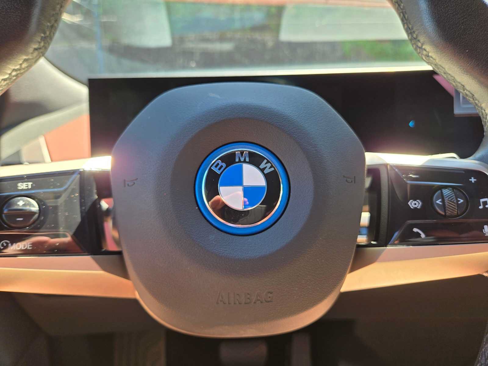 Used 2024 BMW iX xDrive50 w/ Premium Package AWD/4WD image 24