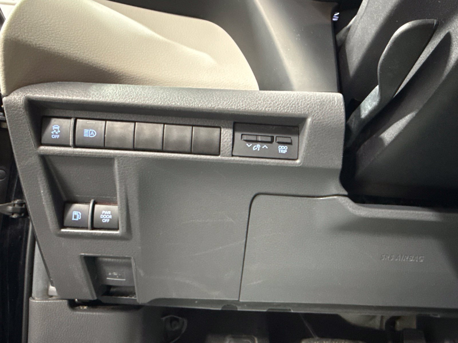 Used 2024 Toyota Sienna XLE FWD image 46